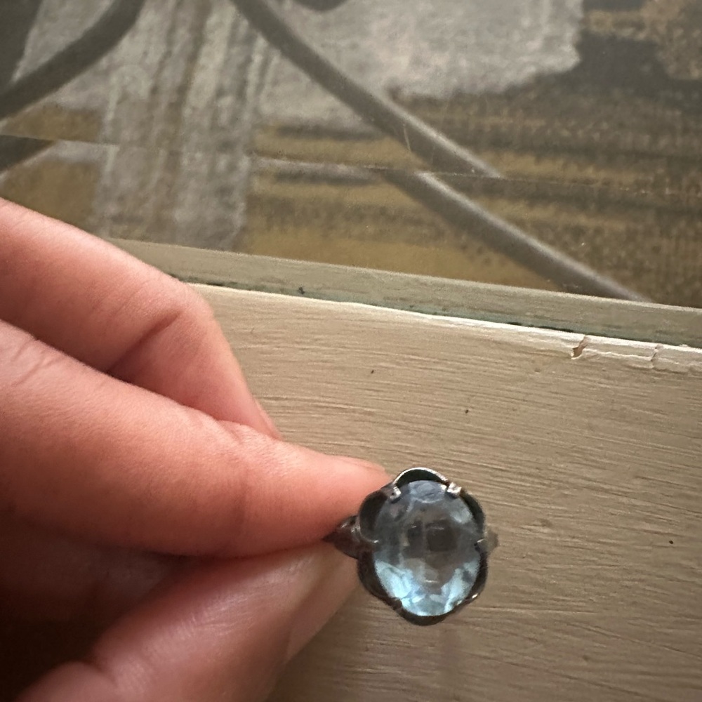 Beautiful Silver Blue Gemstone Ring - Picture 2 of 3